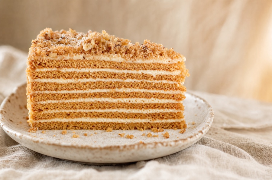 Why honey cake has to rest overnight